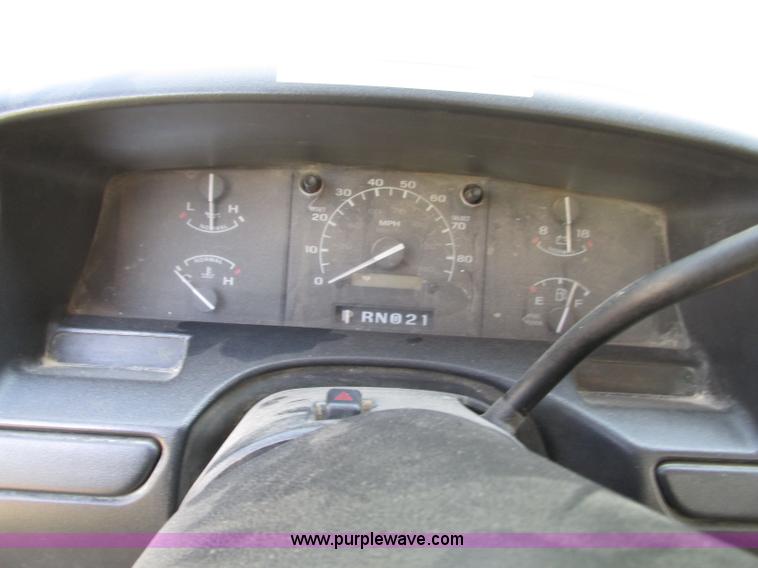 image for item J8714 1997 Ford F350 XL service truck