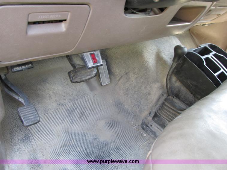 image for item J8714 1997 Ford F350 XL service truck