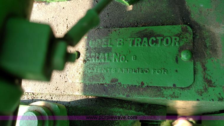image for item K1129 John Deere B tractor