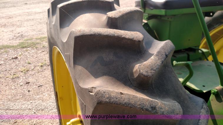 image for item K1129 John Deere B tractor