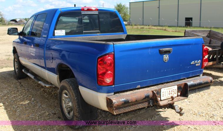 image for item K1158 2007 Dodge Ram 1500 Mega Cab pickup truck