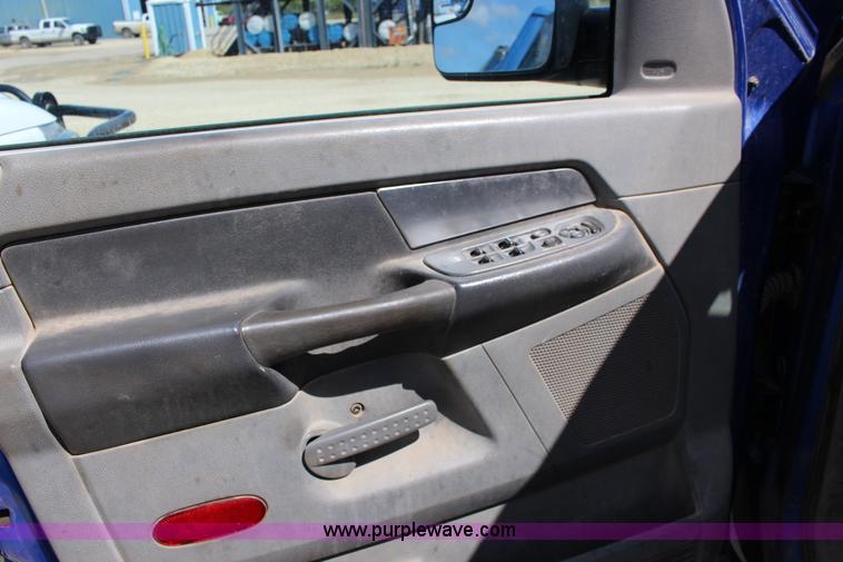 image for item K1158 2007 Dodge Ram 1500 Mega Cab pickup truck