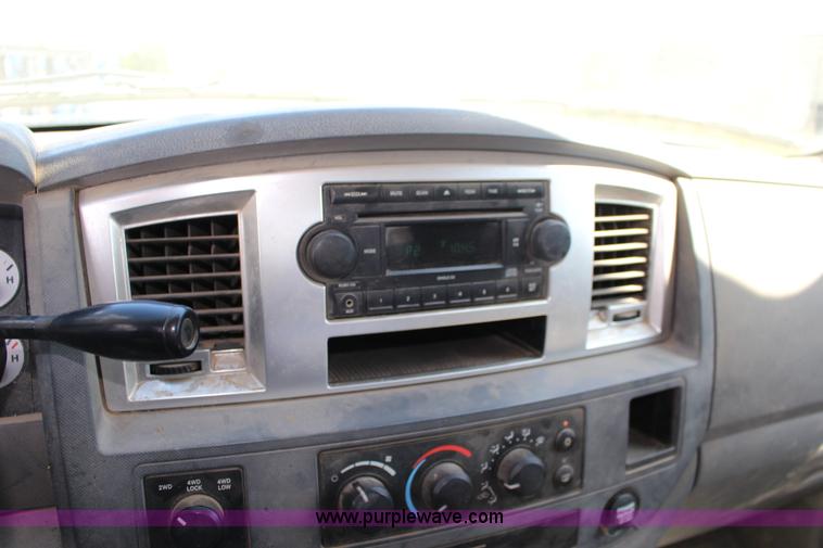 image for item K1158 2007 Dodge Ram 1500 Mega Cab pickup truck