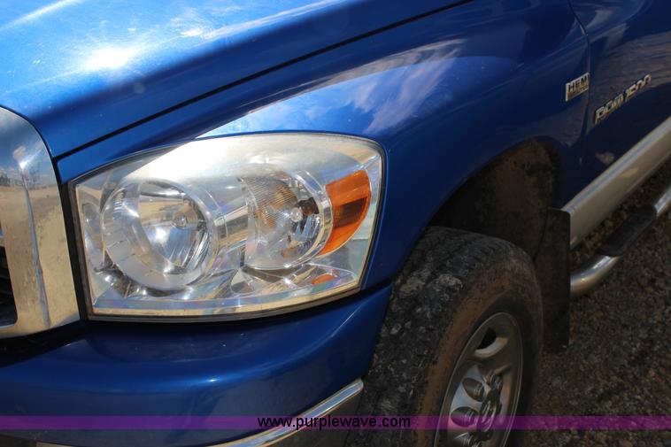 image for item K1158 2007 Dodge Ram 1500 Mega Cab pickup truck