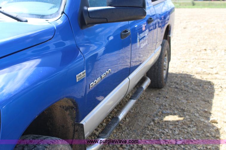 image for item K1158 2007 Dodge Ram 1500 Mega Cab pickup truck