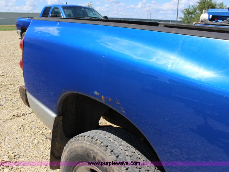 image for item K1158 2007 Dodge Ram 1500 Mega Cab pickup truck