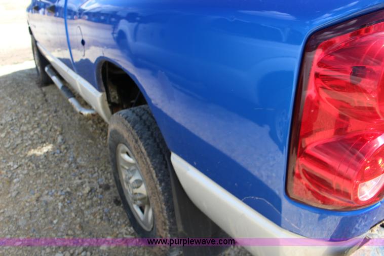 image for item K1158 2007 Dodge Ram 1500 Mega Cab pickup truck