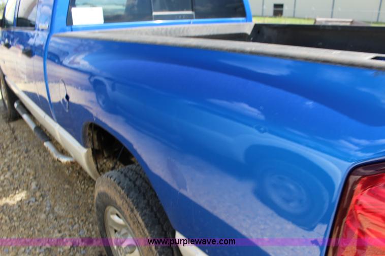 image for item K1158 2007 Dodge Ram 1500 Mega Cab pickup truck