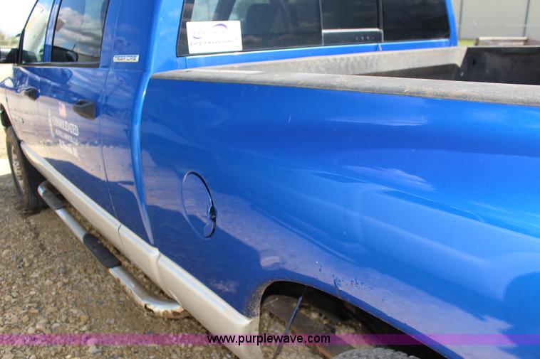 image for item K1158 2007 Dodge Ram 1500 Mega Cab pickup truck
