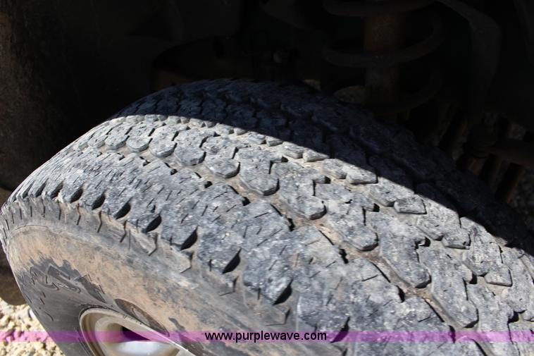 image for item K1158 2007 Dodge Ram 1500 Mega Cab pickup truck