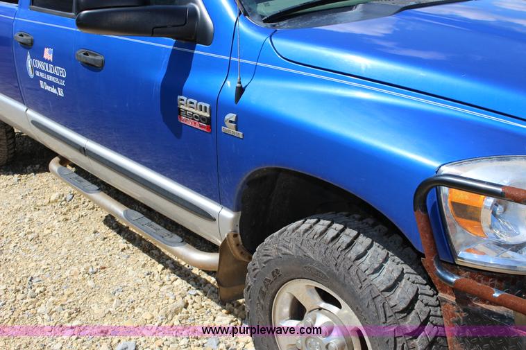 image for item K1159 2007 Dodge Ram 2500 Quad Cab pickup truck