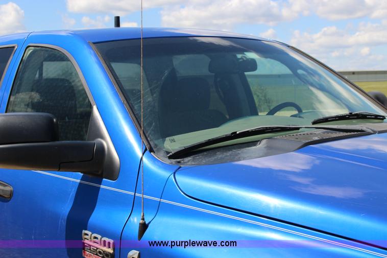 image for item K1159 2007 Dodge Ram 2500 Quad Cab pickup truck