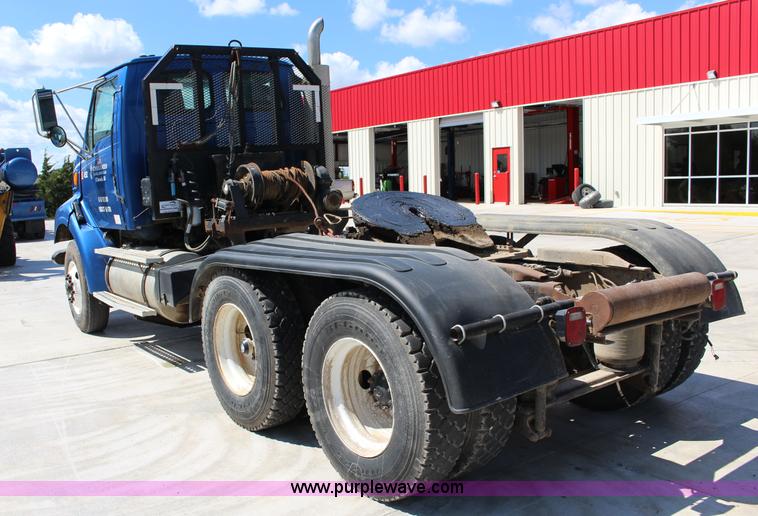 image for item K1160 1998 Ford AT9513 Aeromax 113 cab and chassis