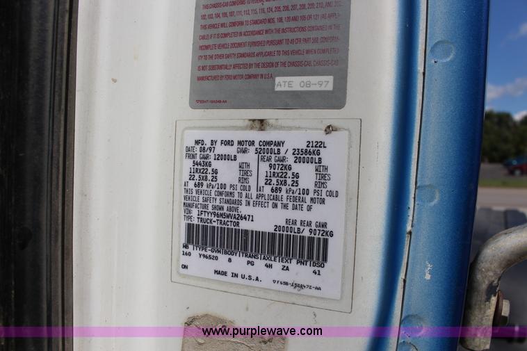 image for item K1160 1998 Ford AT9513 Aeromax 113 cab and chassis