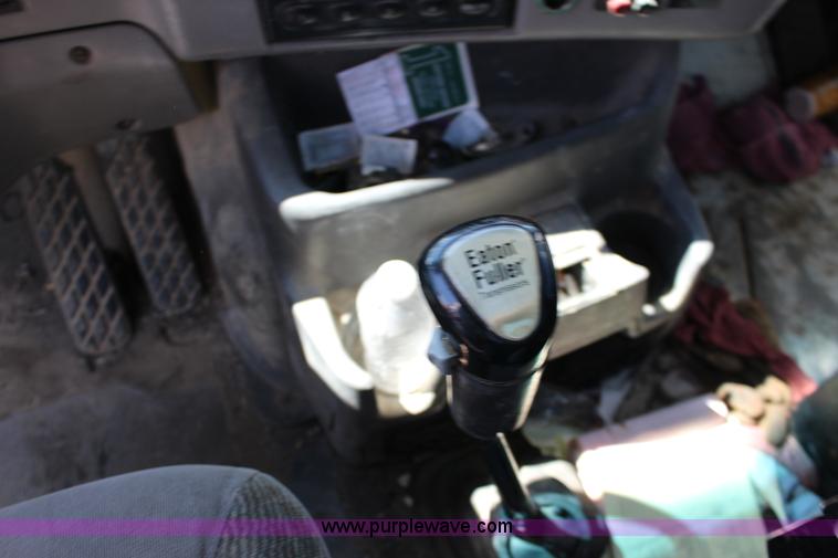 image for item K1160 1998 Ford AT9513 Aeromax 113 cab and chassis