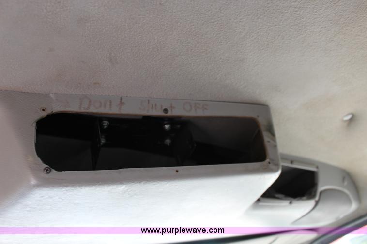 image for item K1160 1998 Ford AT9513 Aeromax 113 cab and chassis