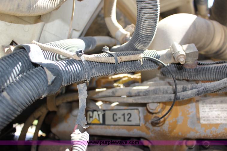 image for item K1160 1998 Ford AT9513 Aeromax 113 cab and chassis