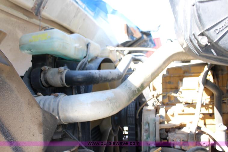 image for item K1160 1998 Ford AT9513 Aeromax 113 cab and chassis