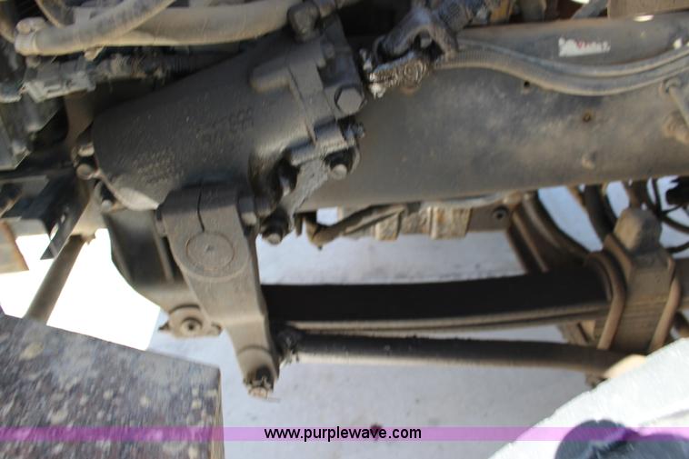 image for item K1160 1998 Ford AT9513 Aeromax 113 cab and chassis