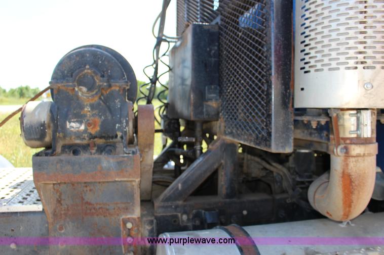 image for item K1160 1998 Ford AT9513 Aeromax 113 cab and chassis