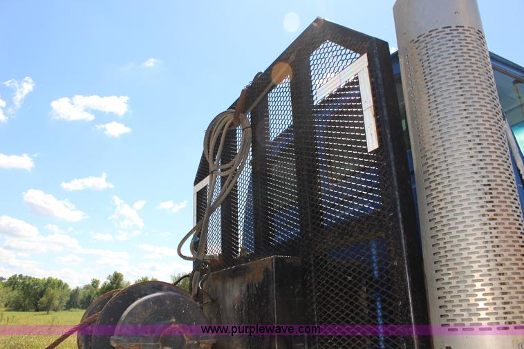 image for item K1160 1998 Ford AT9513 Aeromax 113 cab and chassis