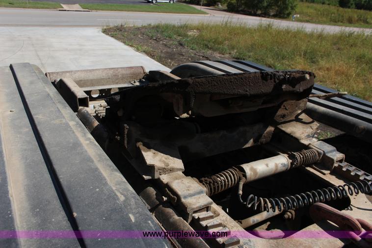 image for item K1160 1998 Ford AT9513 Aeromax 113 cab and chassis