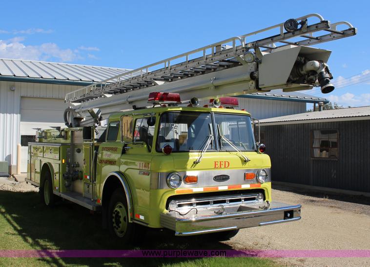 image for item K1177 1974 Ford 8000 ladder fire truck