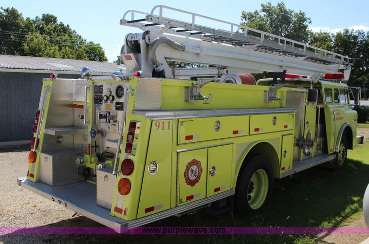 image for item K1177 1974 Ford 8000 ladder fire truck