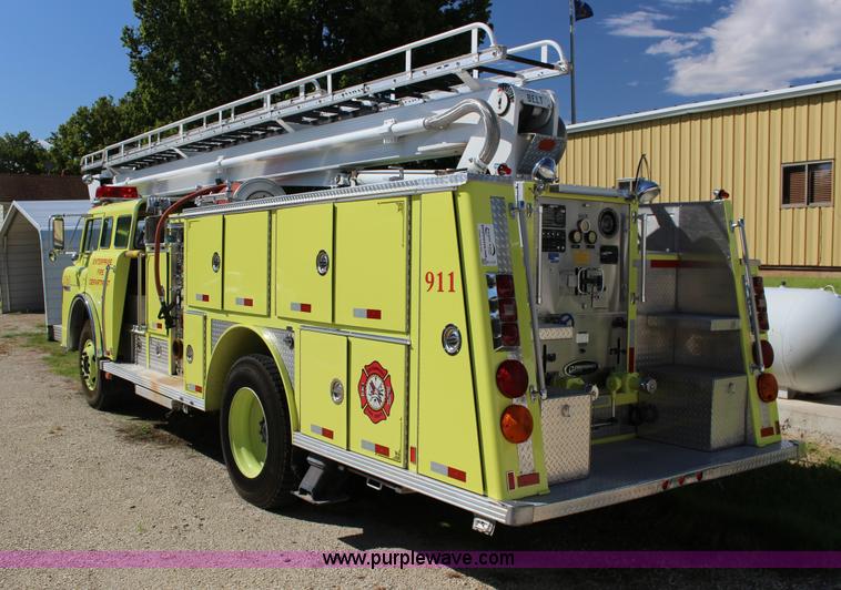 image for item K1177 1974 Ford 8000 ladder fire truck