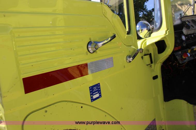 image for item K1177 1974 Ford 8000 ladder fire truck
