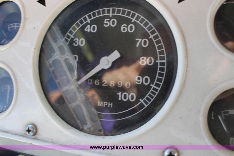 image for item K1177 1974 Ford 8000 ladder fire truck