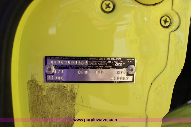 image for item K1177 1974 Ford 8000 ladder fire truck