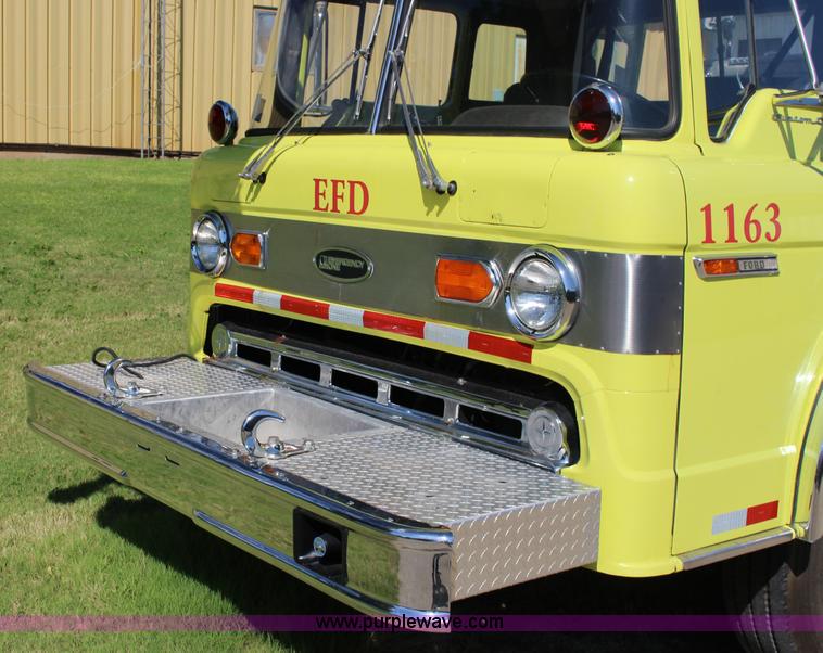 image for item K1177 1974 Ford 8000 ladder fire truck