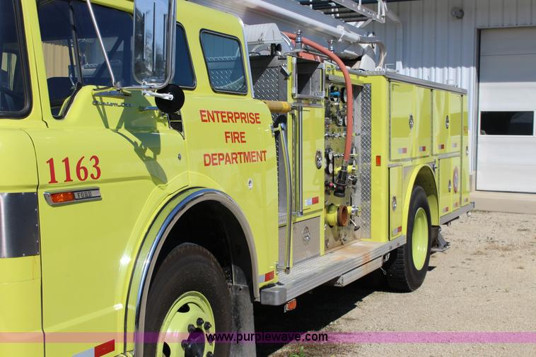 image for item K1177 1974 Ford 8000 ladder fire truck