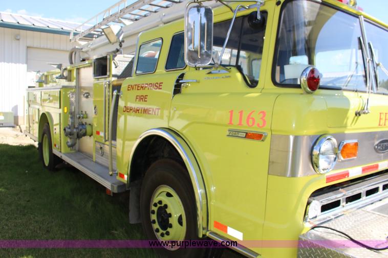 image for item K1177 1974 Ford 8000 ladder fire truck