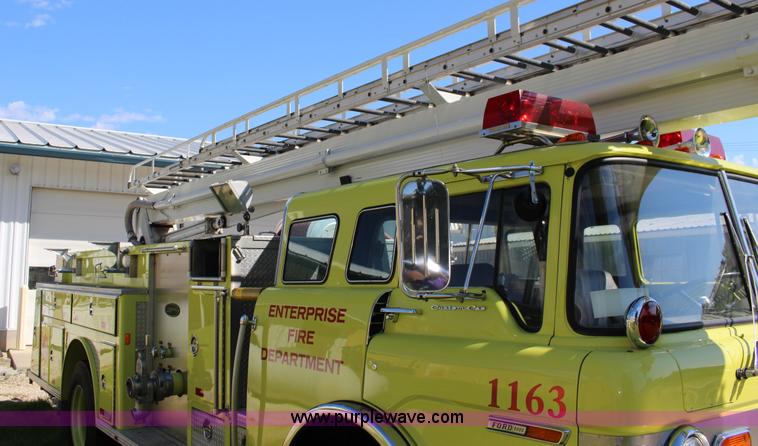 image for item K1177 1974 Ford 8000 ladder fire truck
