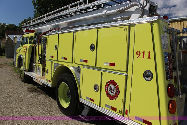 image for item K1177 1974 Ford 8000 ladder fire truck