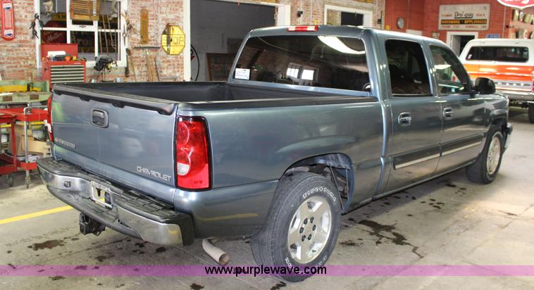 image for item K1178 2006 Chevrolet Silverado 1500 Crew Cab pickup truck