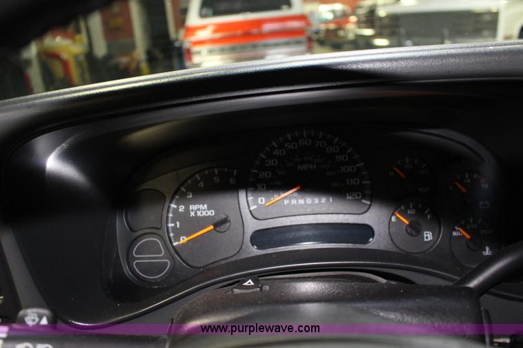 image for item K1178 2006 Chevrolet Silverado 1500 Crew Cab pickup truck