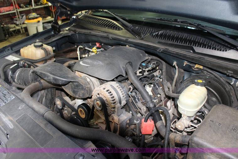 image for item K1178 2006 Chevrolet Silverado 1500 Crew Cab pickup truck