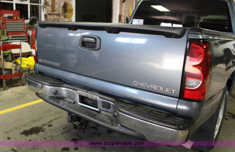 image for item K1178 2006 Chevrolet Silverado 1500 Crew Cab pickup truck