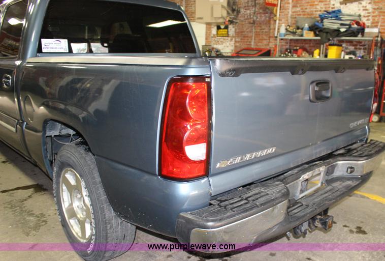 image for item K1178 2006 Chevrolet Silverado 1500 Crew Cab pickup truck