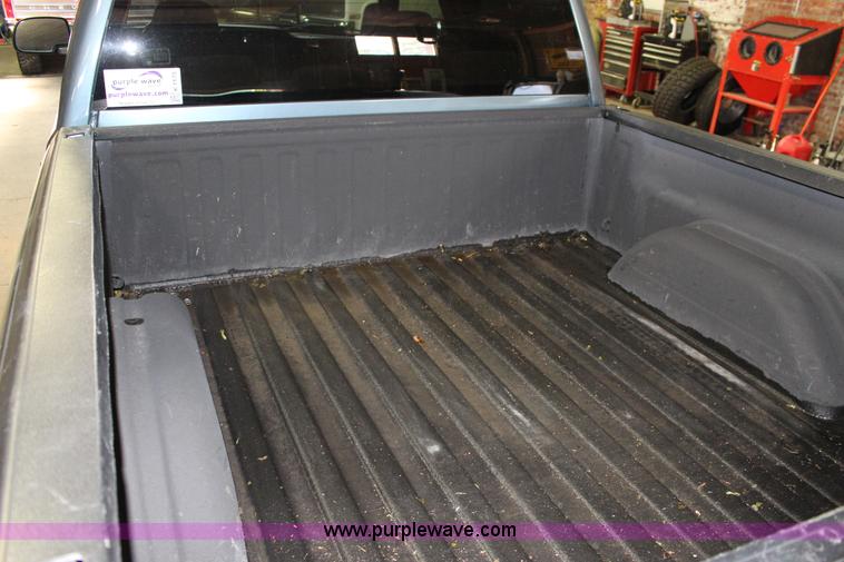 image for item K1178 2006 Chevrolet Silverado 1500 Crew Cab pickup truck