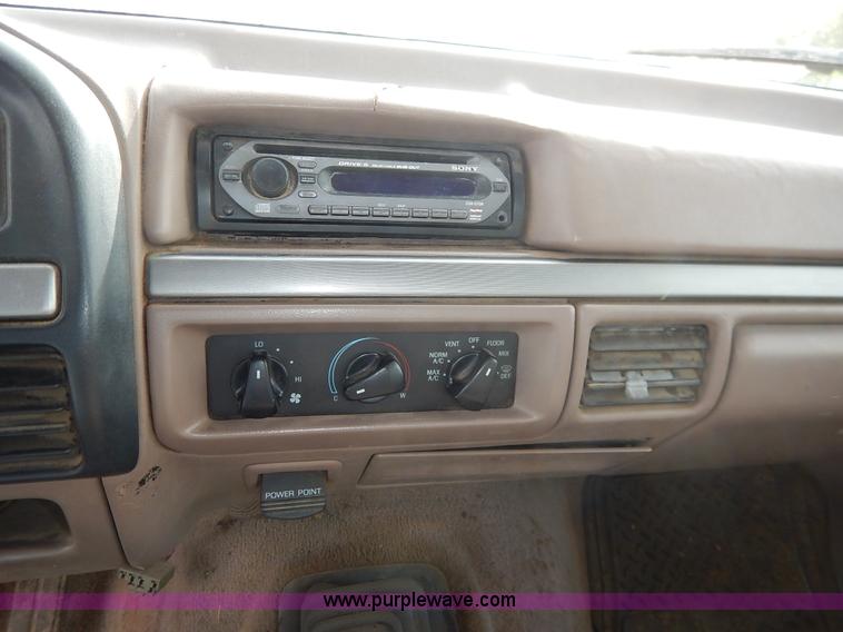 image for item K1695 1994 Ford F250 HD XLT SuperCab flatbed pickup truck