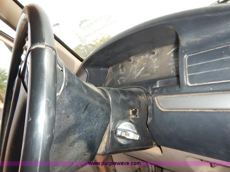 image for item K1695 1994 Ford F250 HD XLT SuperCab flatbed pickup truck