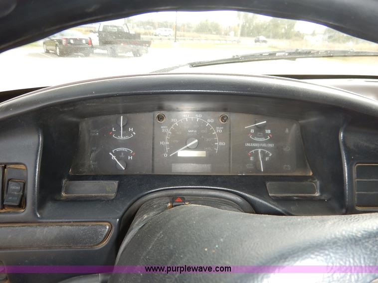image for item K1695 1994 Ford F250 HD XLT SuperCab flatbed pickup truck