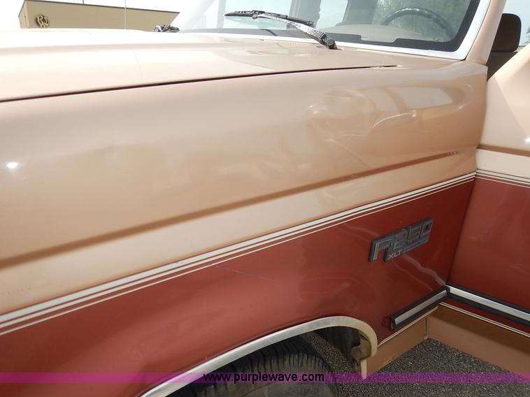 image for item K1695 1994 Ford F250 HD XLT SuperCab flatbed pickup truck