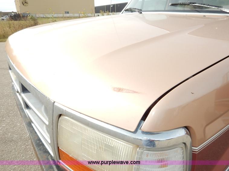 image for item K1695 1994 Ford F250 HD XLT SuperCab flatbed pickup truck