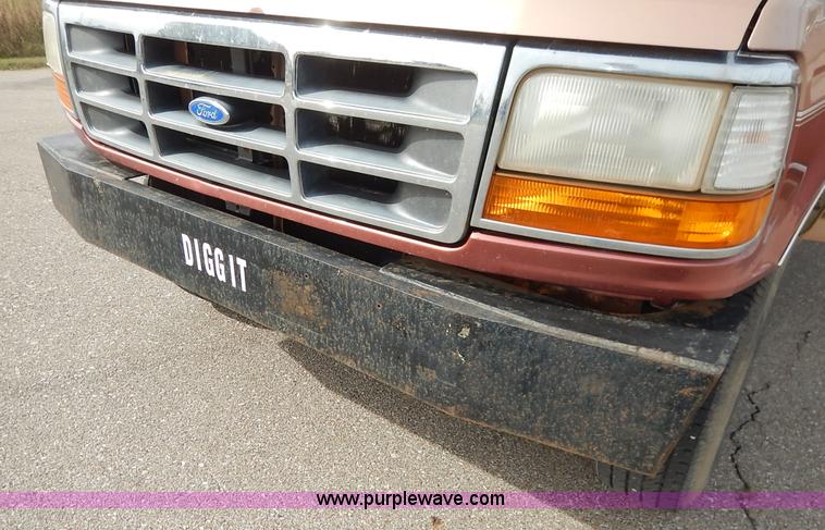 image for item K1695 1994 Ford F250 HD XLT SuperCab flatbed pickup truck
