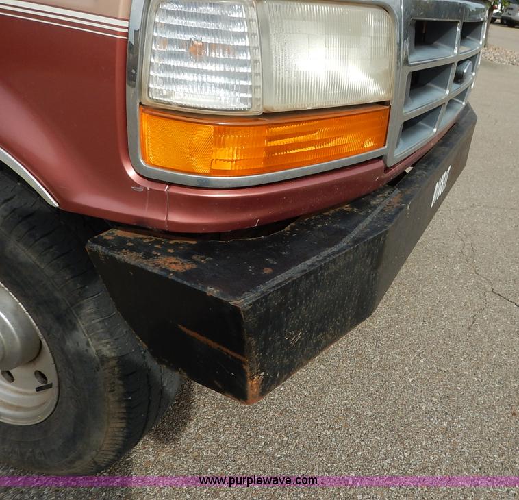 image for item K1695 1994 Ford F250 HD XLT SuperCab flatbed pickup truck